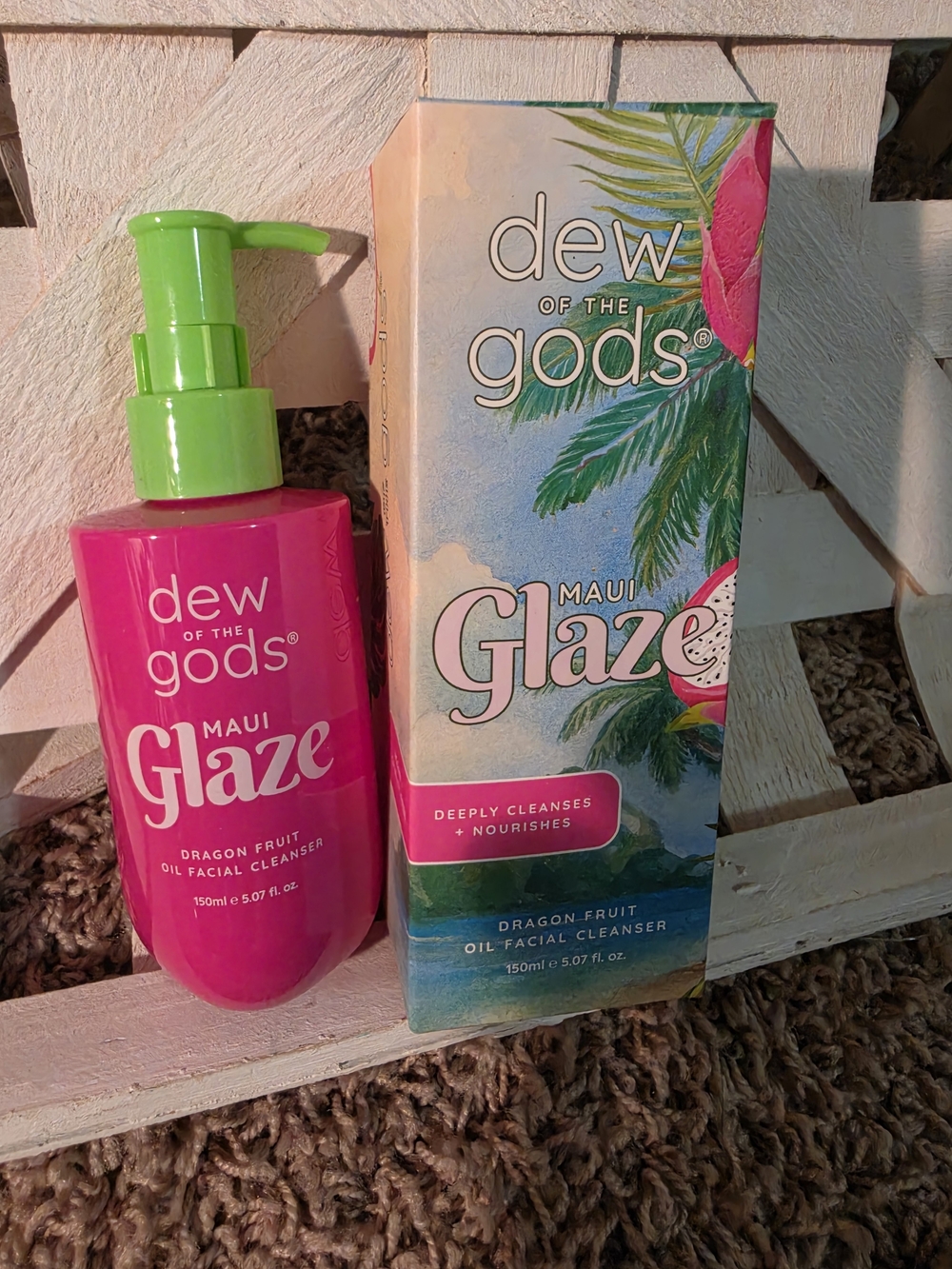 Dew of the Gods Maui Glaze Dragon Fruit Oil Facial Cleanser - Bright Pink